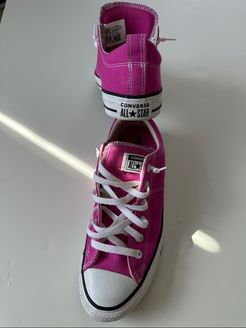Converse Pink Low Top Canvas Sneakers Women’s 10